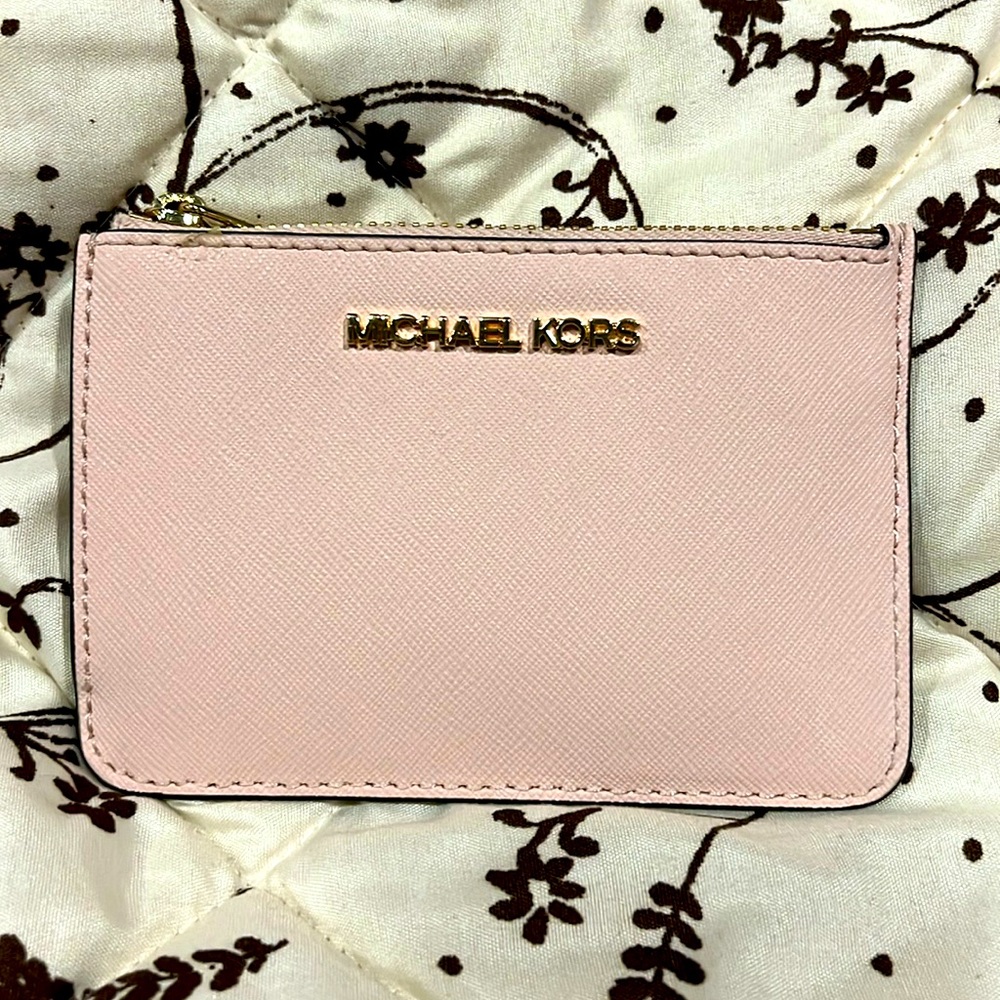 Small light pink, Michael Kors coin purse with ID card slots